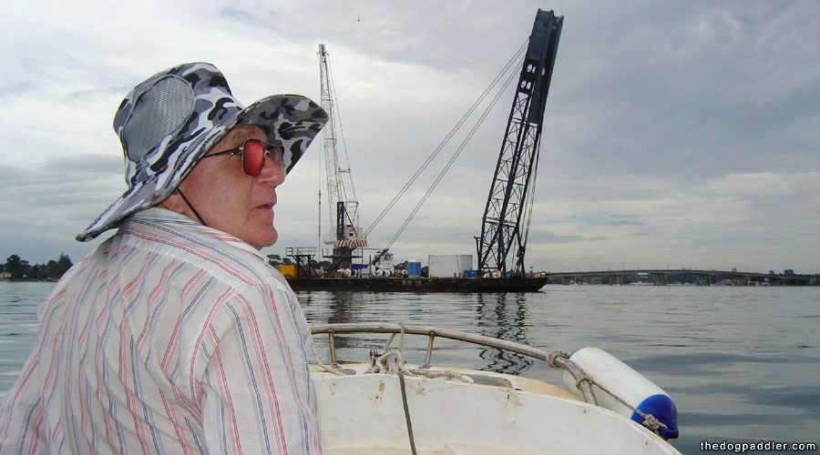 081213_MachineGun_giantBarge_900x500_opt8ADV.jpg