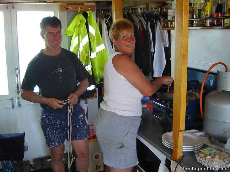 081231_C_Ricardo_TaniaCooking_733x550_opt8ADV.jpg