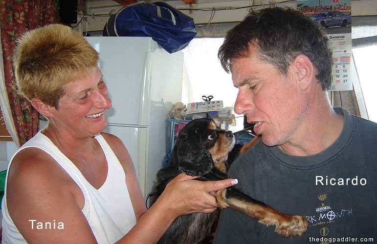 081231_E_Tania_Ricardo_dog_900x500_opt8ADV.jpg
