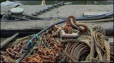 081204_LewisDock_Docklines_andChains_900x500_opt8ADV.jpg