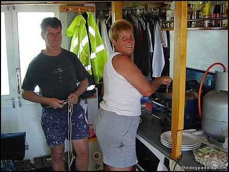 081231_C_Ricardo_TaniaCooking_733x550_opt8ADV.jpg