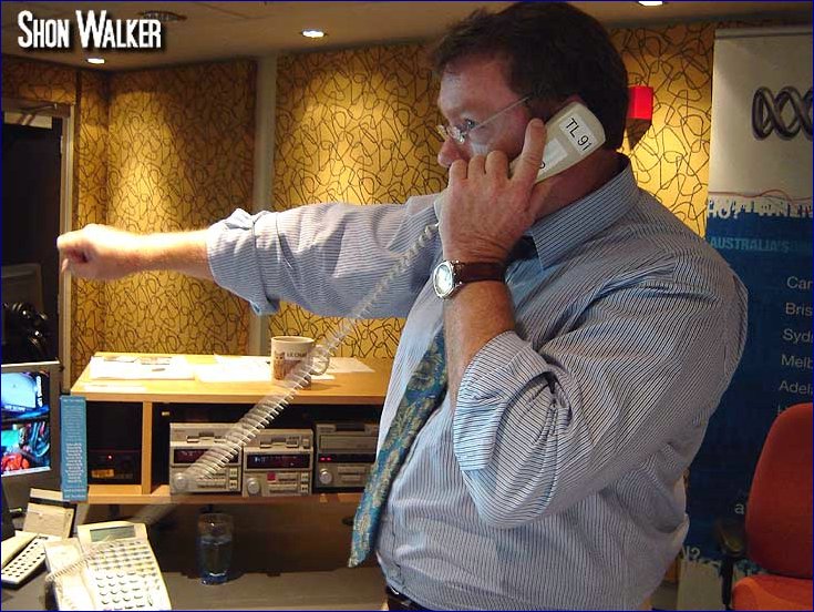 10_Shon_onPhone.jpg